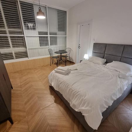 הברון Baron Apartment Ришон ле Цион Екстериор снимка