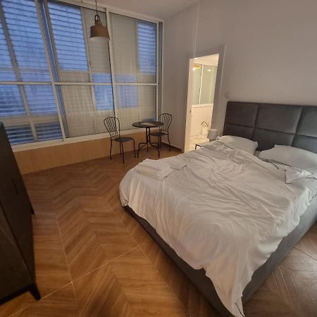 הברון Baron Apartment Ришон ле Цион Екстериор снимка