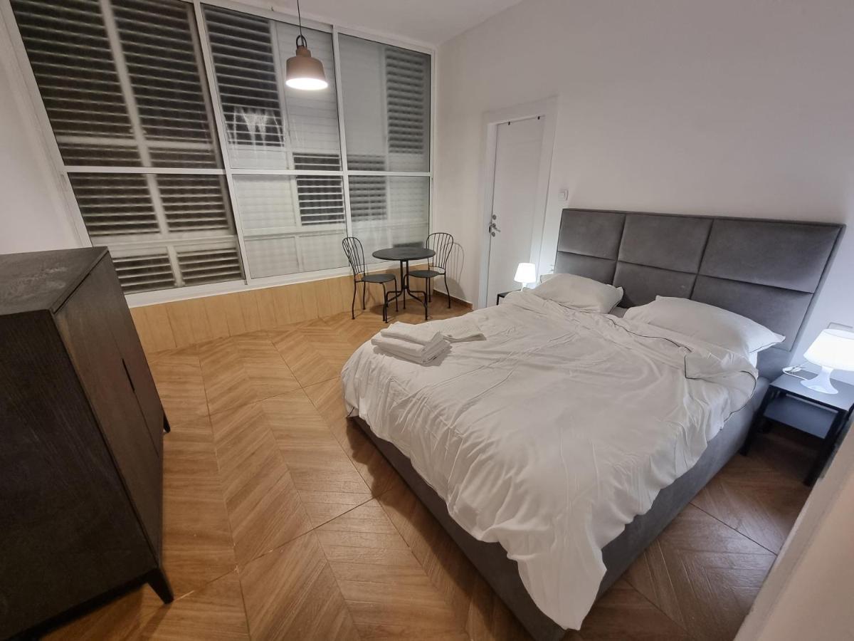 הברון Baron Apartment Ришон ле Цион Екстериор снимка